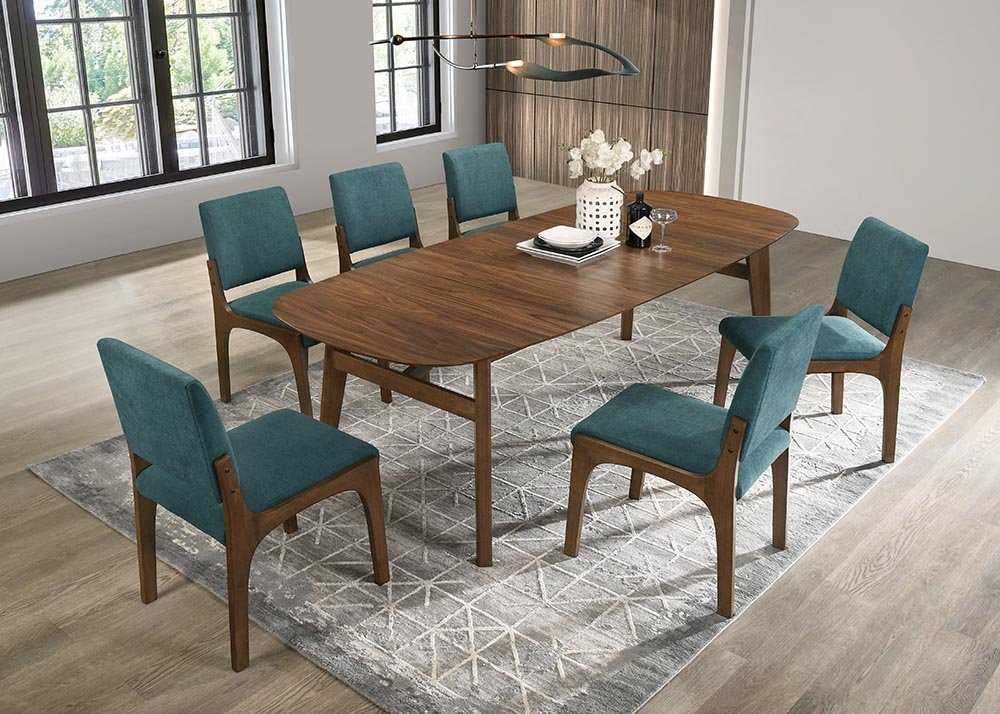 Dining Room & Kitchen